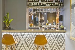 Bar Counter | Gallery | Charlie Chans